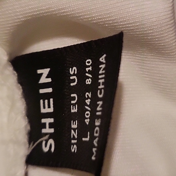 Peekaboo Top - Picture 5 of 5